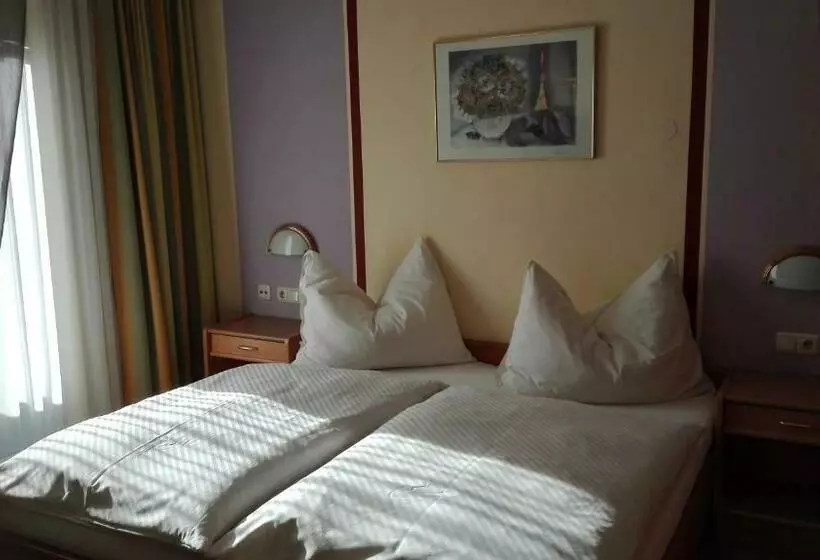 ユースホステル Pension Restaurant Meran