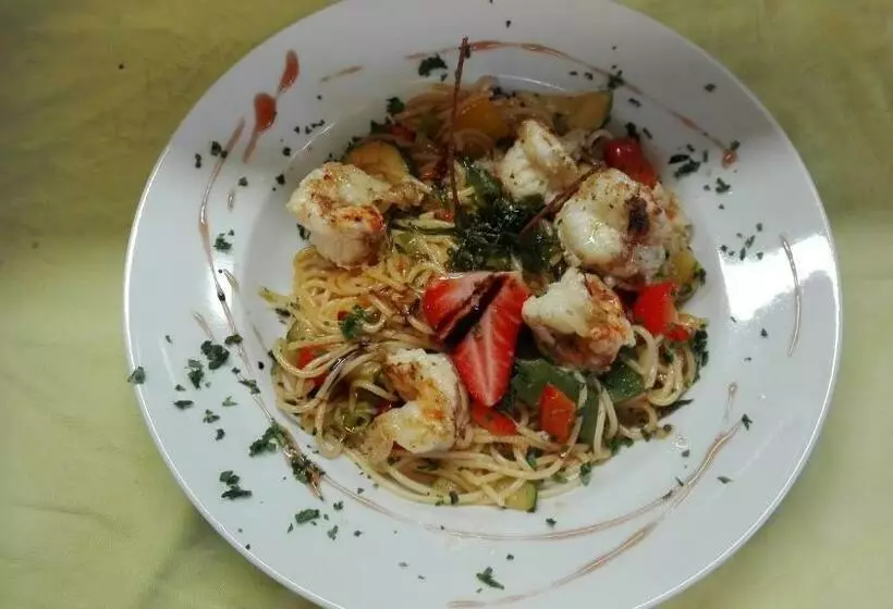 ユースホステル Pension Restaurant Meran