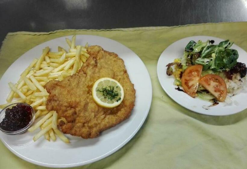 ユースホステル Pension Restaurant Meran