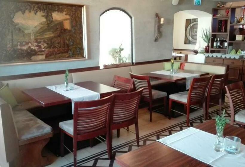 ユースホステル Pension Restaurant Meran