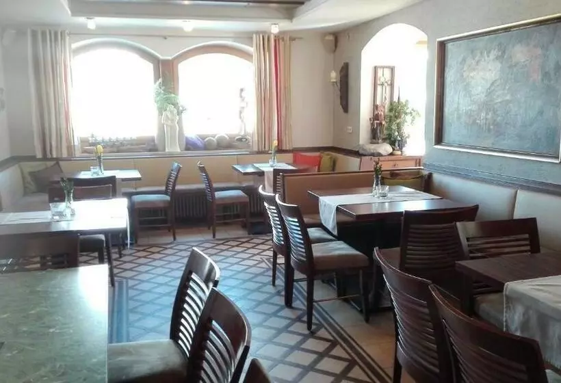 ユースホステル Pension Restaurant Meran