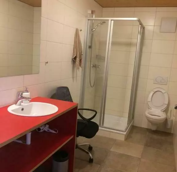 Aamiaismajoitus (B&B) Wäldermetzge Hüttenzimmer Und Wohnungen