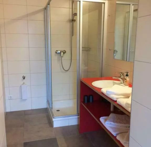 Aamiaismajoitus (B&B) Wäldermetzge Hüttenzimmer Und Wohnungen