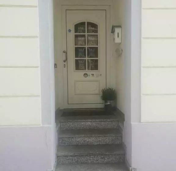 Aamiaismajoitus (B&B) Zur Altstadt