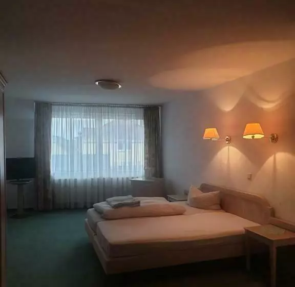 Aamiaismajoitus (B&B) Zur Altstadt