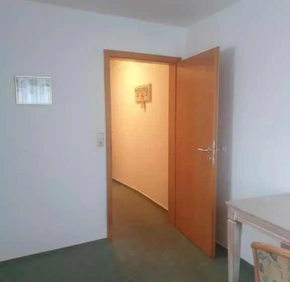 Aamiaismajoitus (B&B) Zur Altstadt