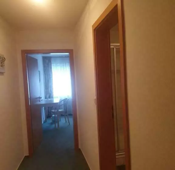 Aamiaismajoitus (B&B) Zur Altstadt