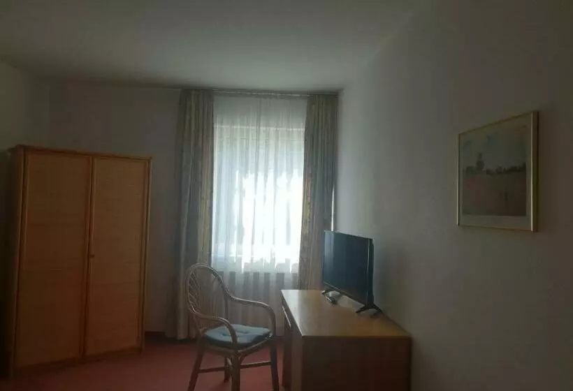 Aamiaismajoitus (B&B) Zur Altstadt