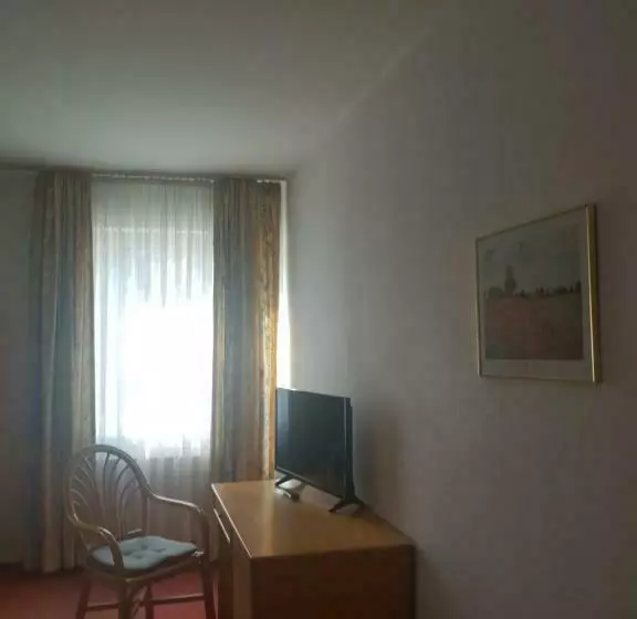 Aamiaismajoitus (B&B) Zur Altstadt