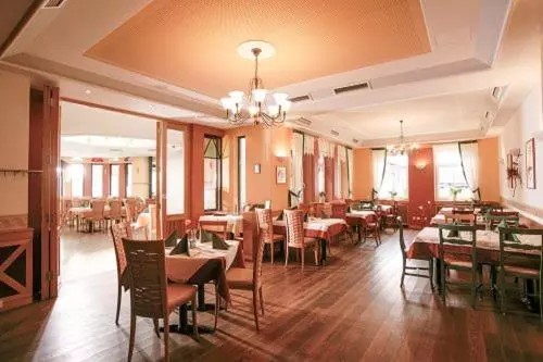 ホテル Rasthaus Zum Dokl