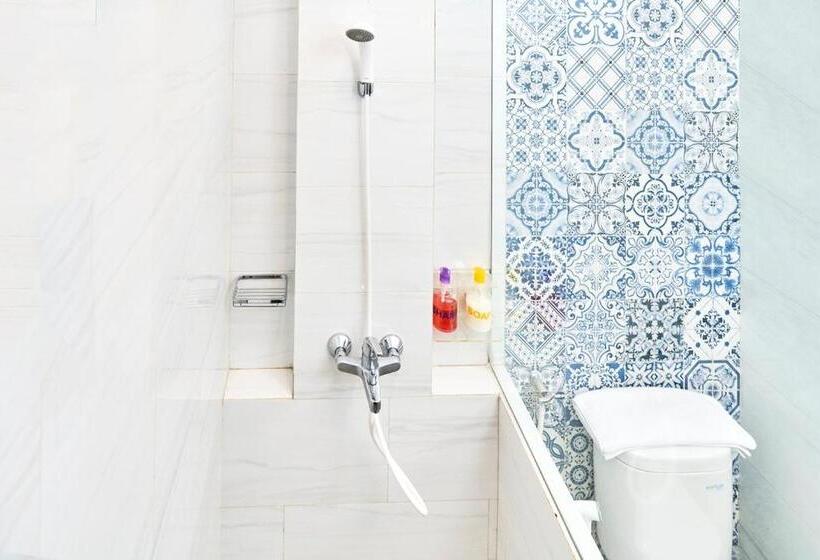 בית מלון כפרי Wisata Niaga Campus