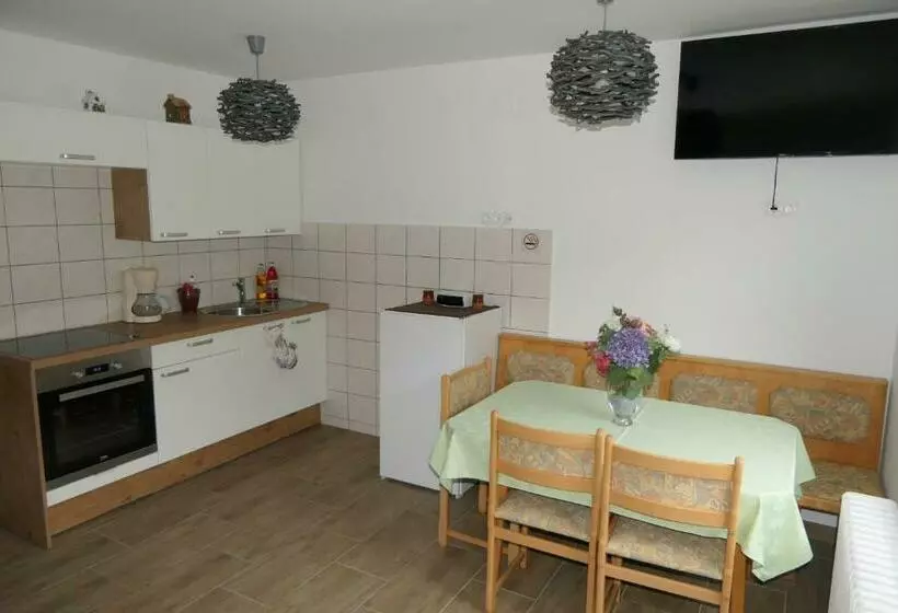 پانسیون Apartments And Rooms Brunko