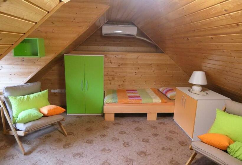 פנסיון Apartments And Rooms Brunko