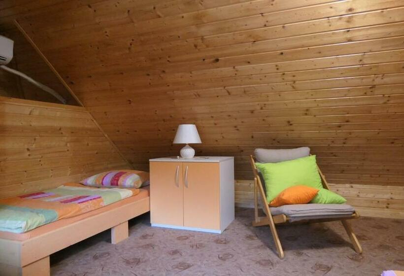 פנסיון Apartments And Rooms Brunko