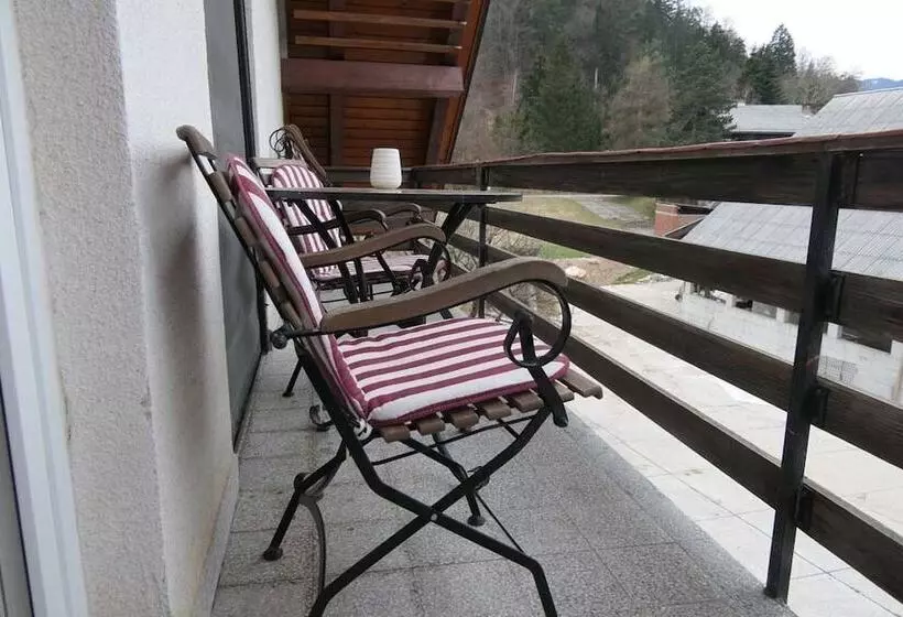 پانسیون Apartments And Rooms Brunko