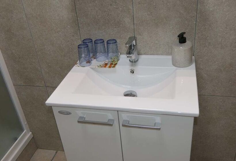 פנסיון Apartments And Rooms Brunko