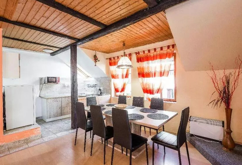 Majatalo Penzion U Lípy