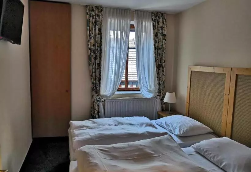 Majatalo Penzion U Lípy