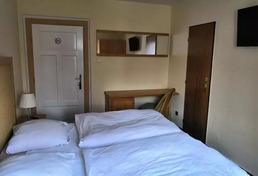 Majatalo Penzion U Lípy