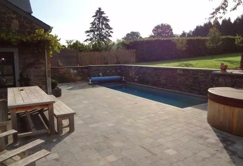 ベッドアンドブレックファースト Maison De Charme à Crupet Et Le Gîte La Suite