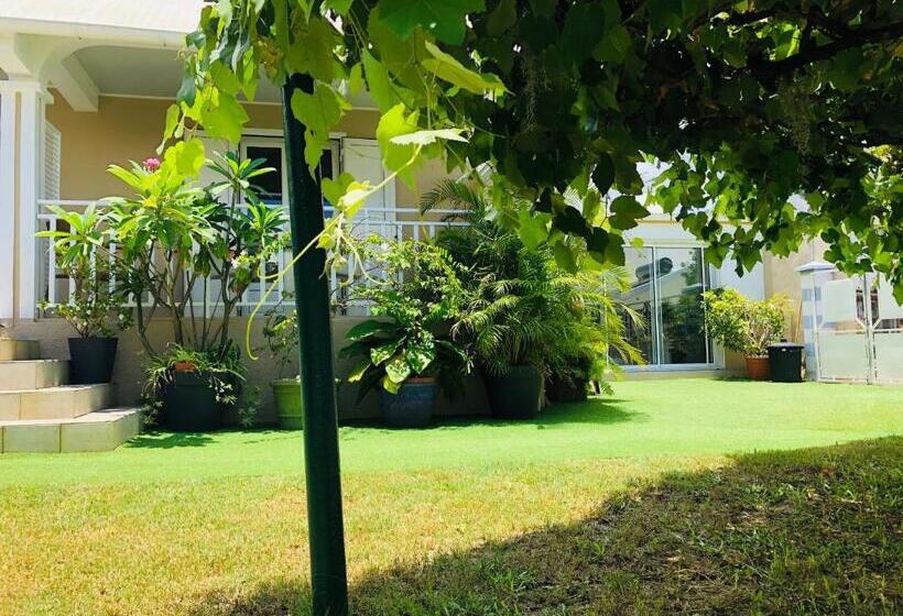 پانسیون La Villa Maé