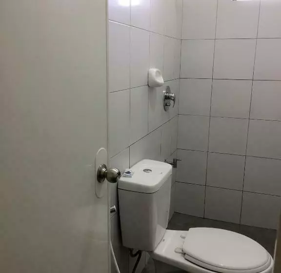 هاستل Grae’s Apartelle
