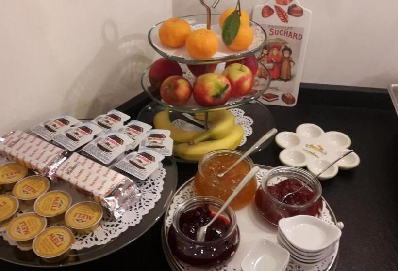 تختخواب و صبحانه Casa Della Nonna