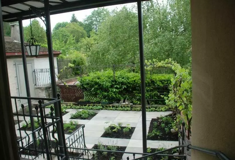 تختخواب و صبحانه Good4yew Bnb