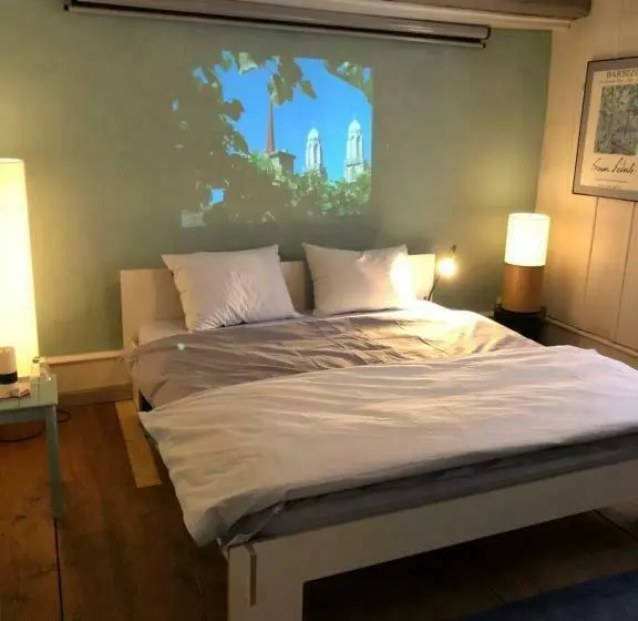 تختخواب و صبحانه Good4yew Bnb