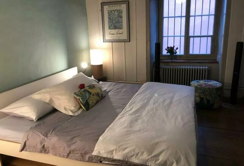 تختخواب و صبحانه Good4yew Bnb