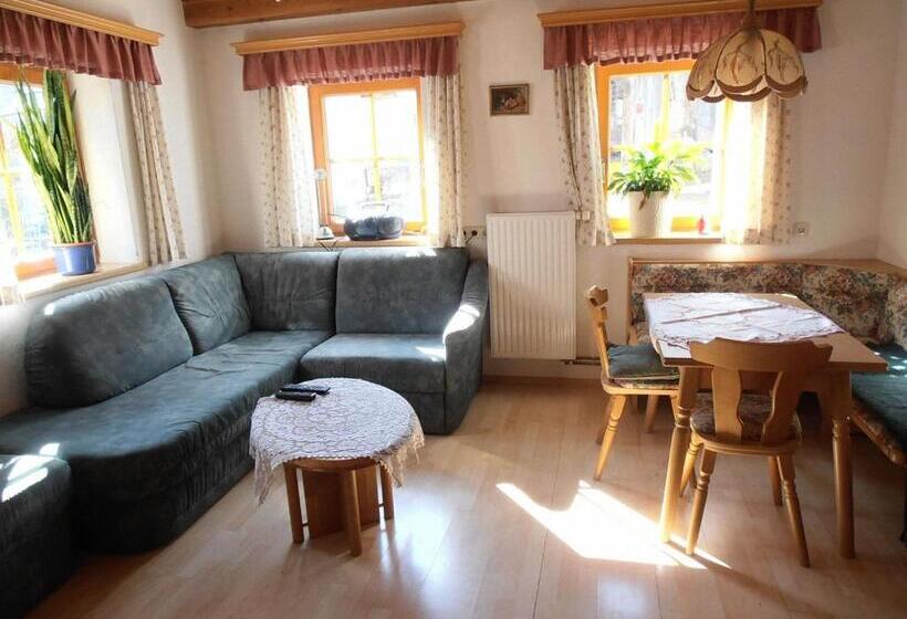 هتل Bauernhof Hatzlhof