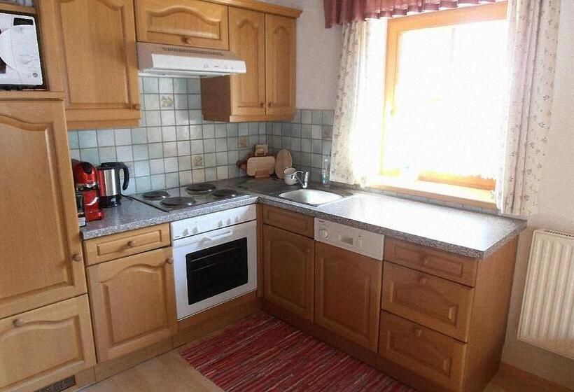 هتل Bauernhof Hatzlhof