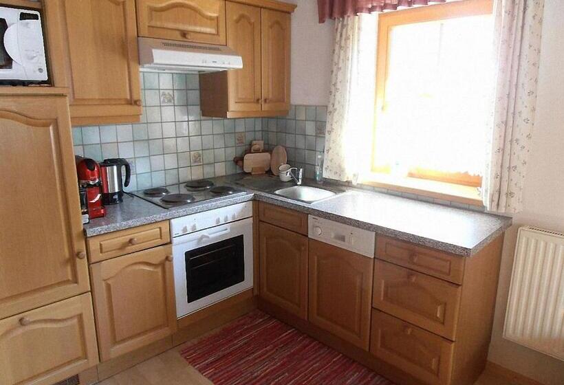 هتل Bauernhof Hatzlhof