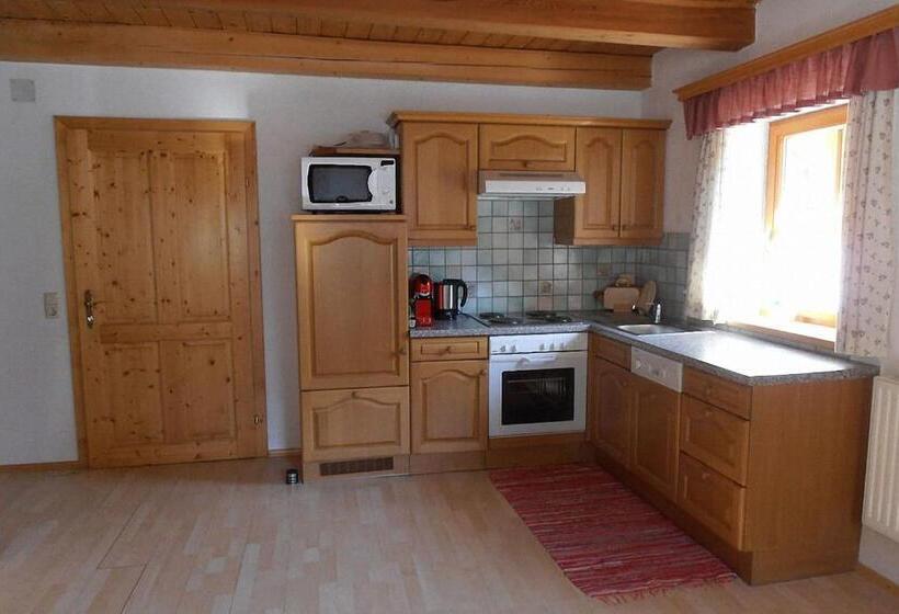 هتل Bauernhof Hatzlhof