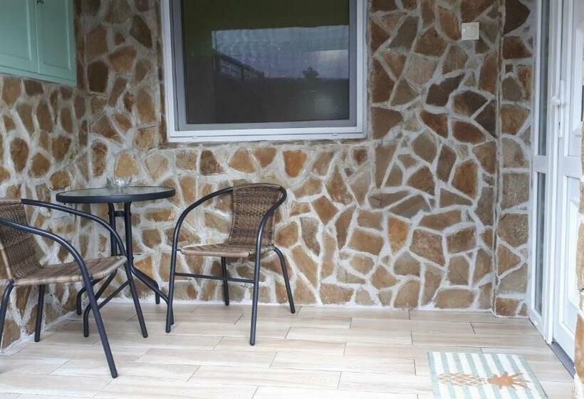 Пансион Csóka Apartman Pápa