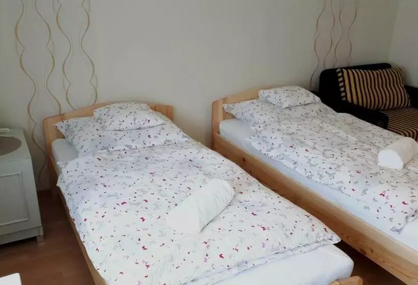 پانسیون Csóka Apartman Pápa