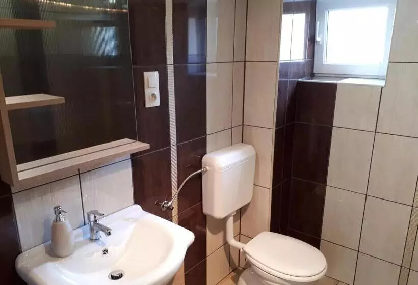 پانسیون Csóka Apartman Pápa