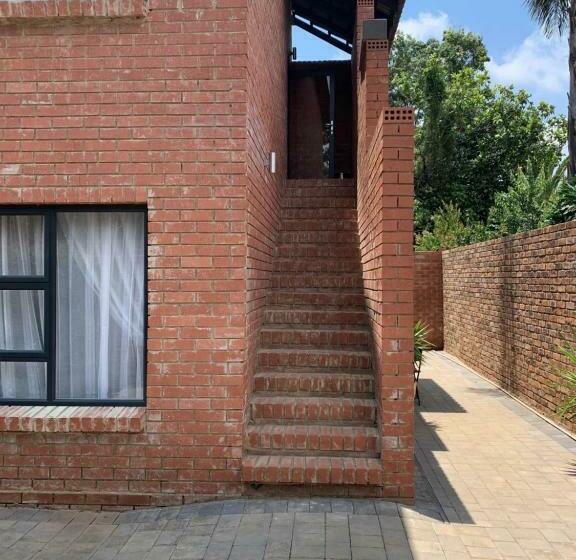 Пансион The Chameleon