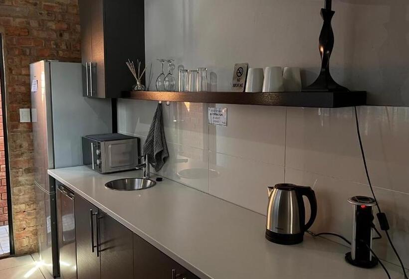 Пансион The Chameleon