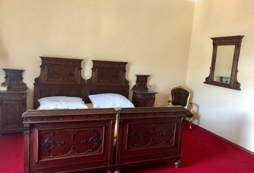 مبيت وإفطار Lambach Villa