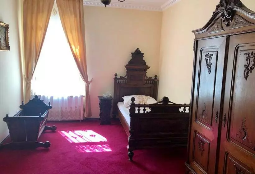 Aamiaismajoitus (B&B) Lambach Villa