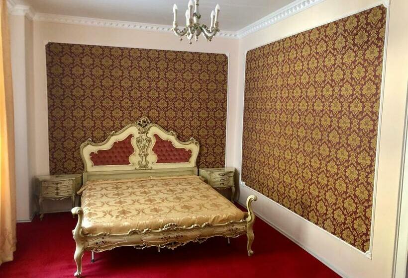 مبيت وإفطار Lambach Villa