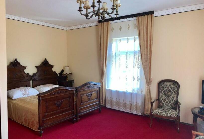 مبيت وإفطار Lambach Villa