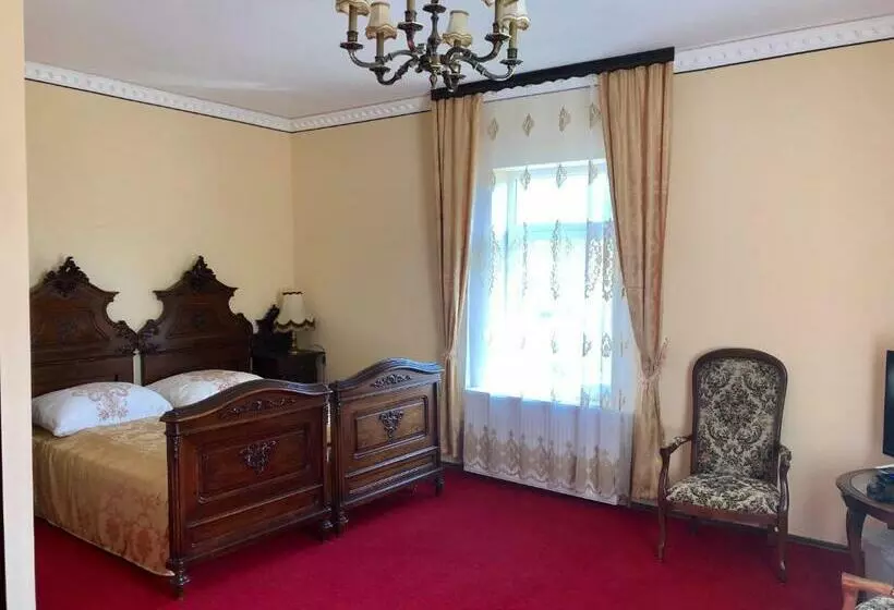 Aamiaismajoitus (B&B) Lambach Villa