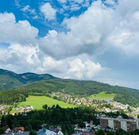 مبيت وإفطار Lambach Villa