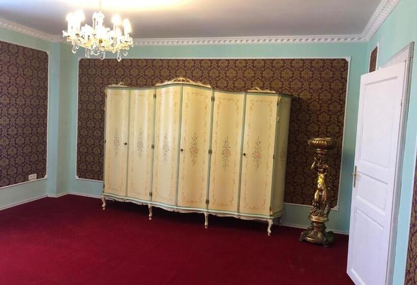 مبيت وإفطار Lambach Villa