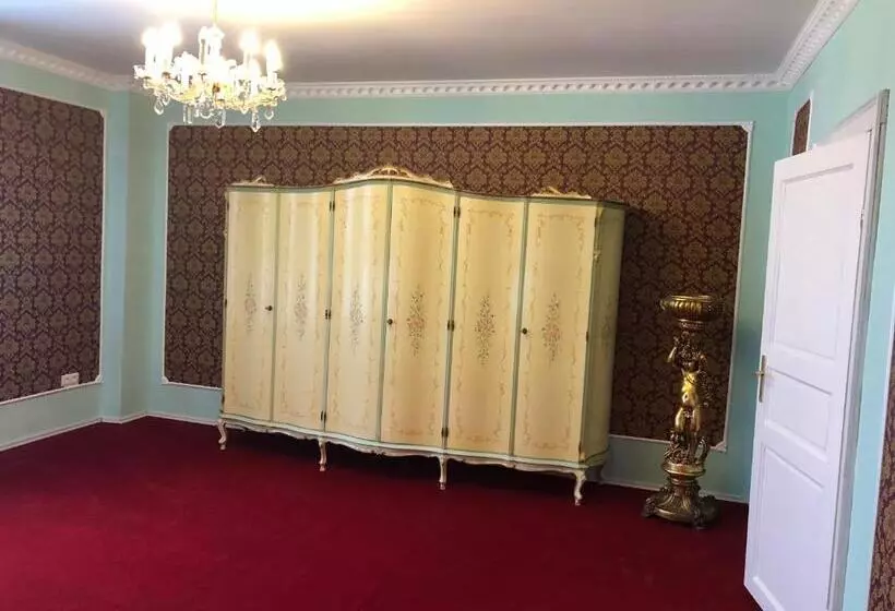 Aamiaismajoitus (B&B) Lambach Villa