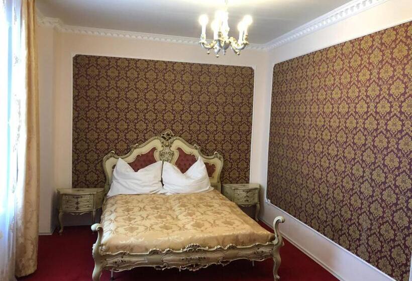 مبيت وإفطار Lambach Villa