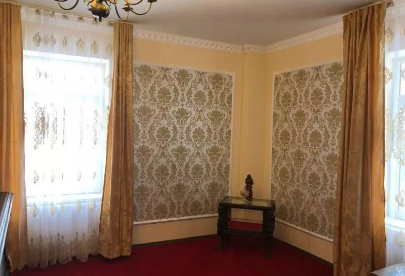 Aamiaismajoitus (B&B) Lambach Villa