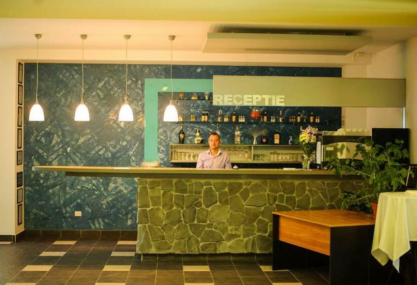 호텔 Aqvila Club Rucar